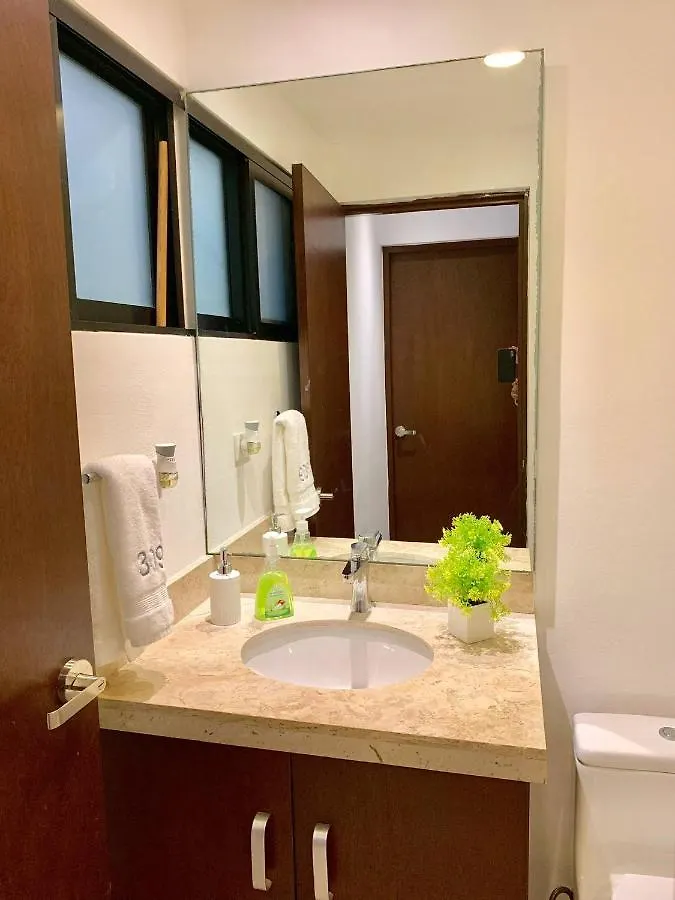 Sleeps 4-6-Amazing 2 Bedroom Ph With Bbq Jacuzzi Tulum Apartment