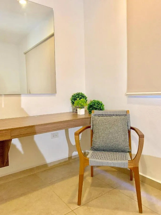 Sleeps 4-6-Amazing 2 Bedroom Ph With Bbq Jacuzzi Tulum 0*,  Mexico