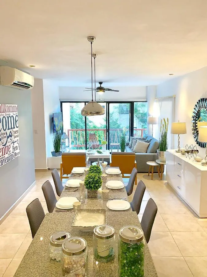 Sleeps 4-6-Amazing 2 Bedroom Ph With Bbq Jacuzzi Tulum 0*,  Mexico