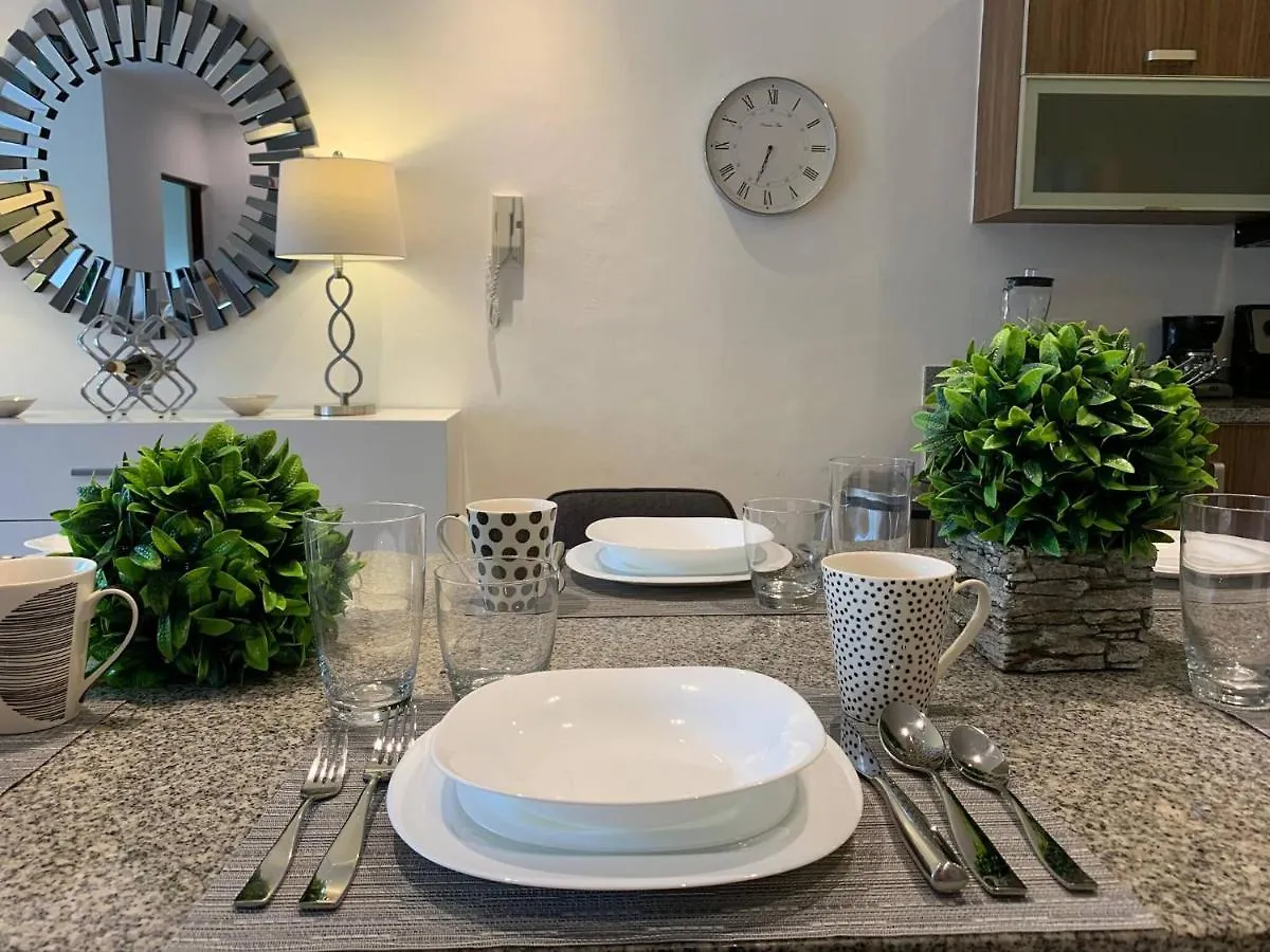 Sleeps 4-6-Amazing 2 Bedroom Ph With Bbq Jacuzzi Tulum 0*,  Mexikó